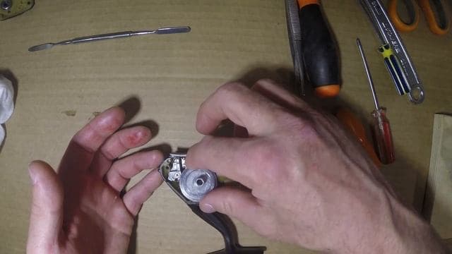 Превью видео «Ryobi Virtus 3000 — разборка и обслуживание после года владения»
