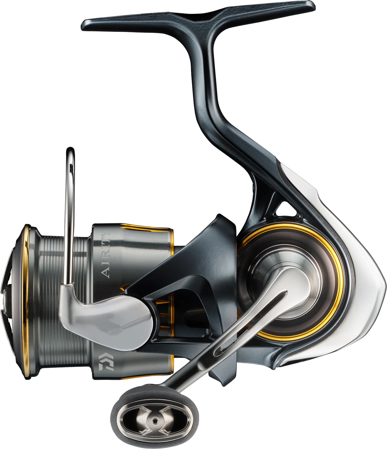 Серия Daiwa 23 Airity LT — корпус и рукоятка сбоку