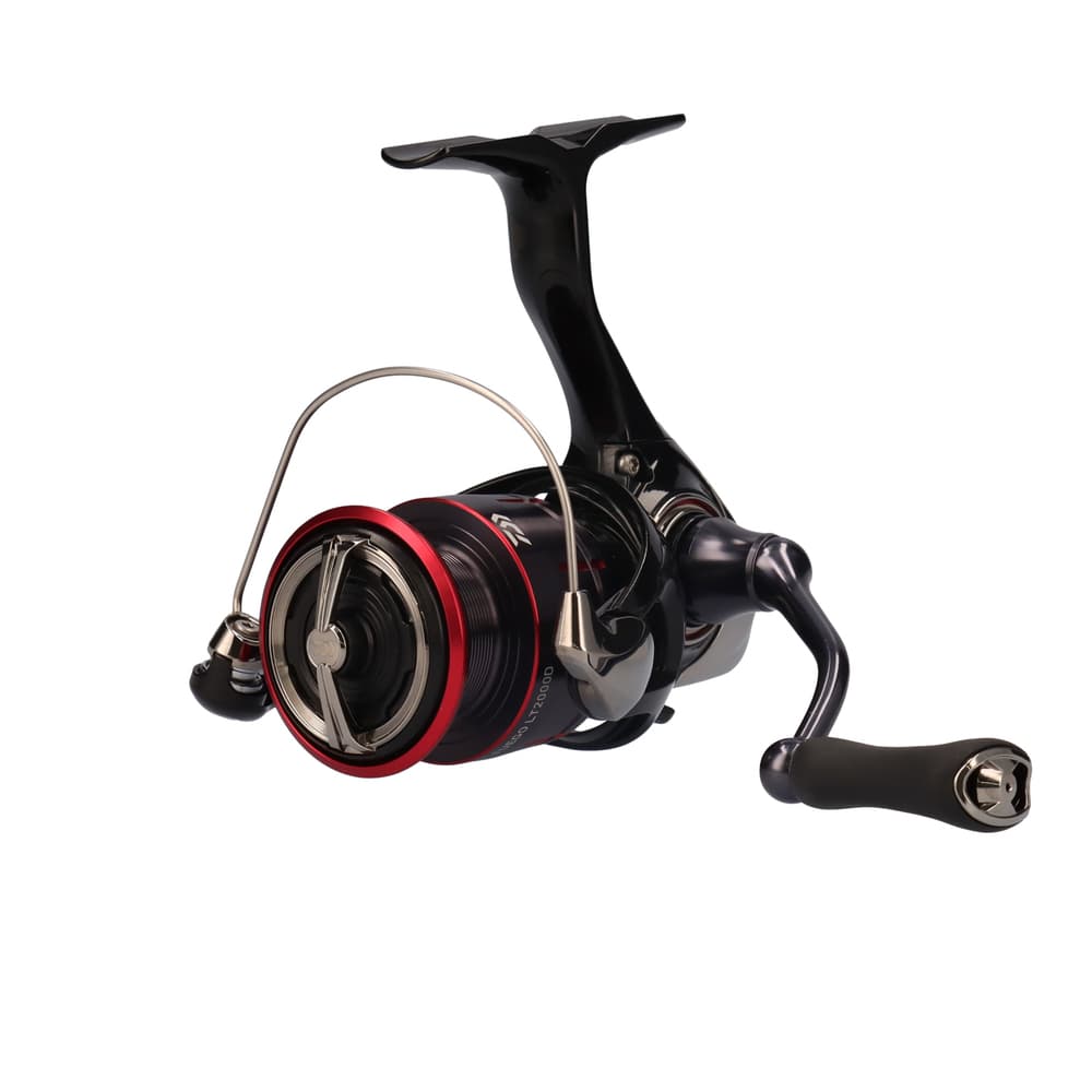 Серия Daiwa 23 Fuego LT — вид спереди под углом; точный размер по фото не определяется